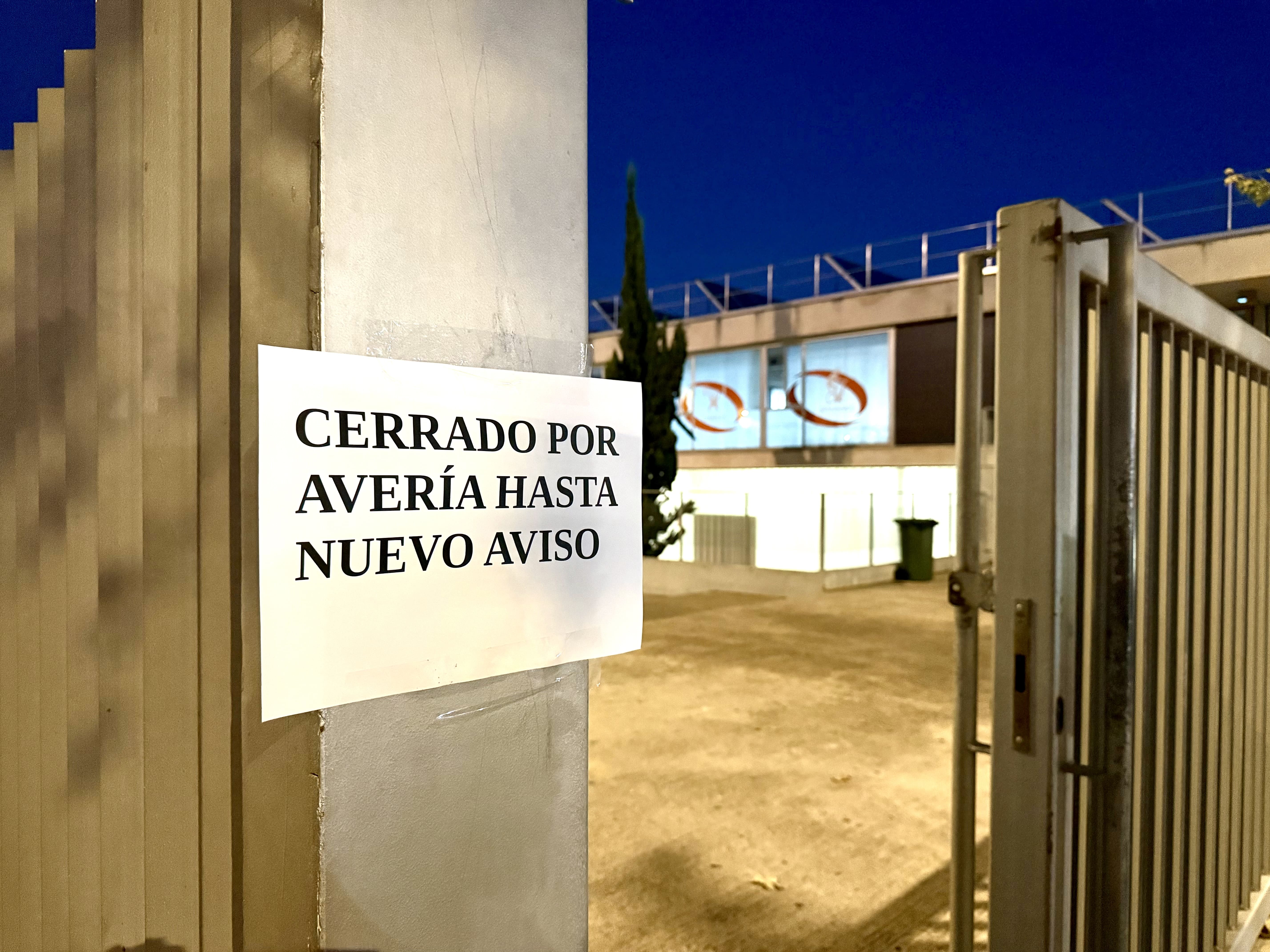 La piscina olímpica pateix el seu quart dia tancada menys d’un mes després de la parada tècnica