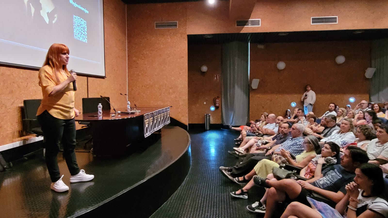 Els Dissabtes de l'Eclipsi confirmen l'interés creixent per la ciència a Castelló amb ‘ple total’ en les seues 5 conferències fins al moment