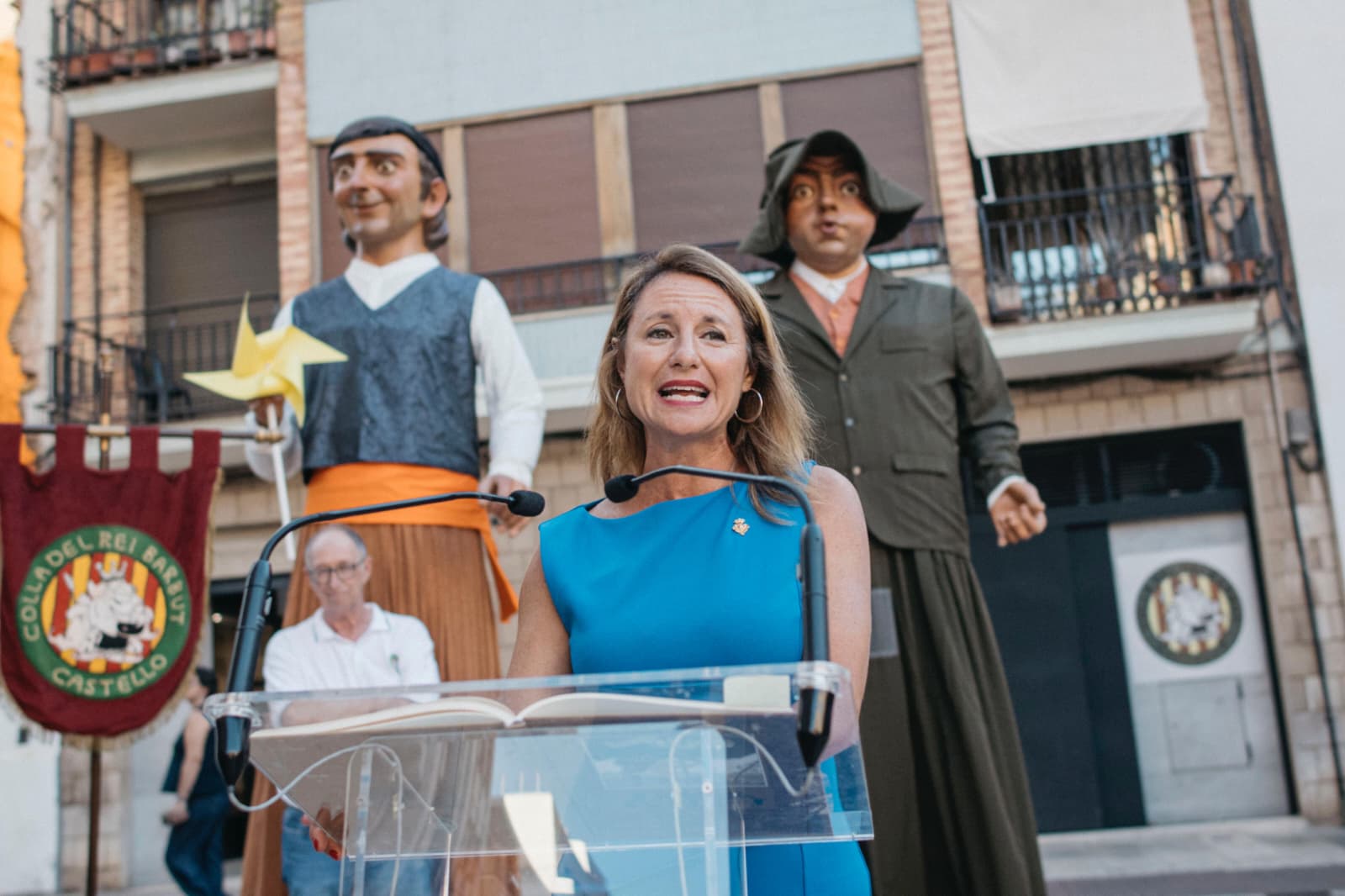 L'alcaldessa se suma a la lectura del Tombatossals organitzada per la colla Rei Barbut