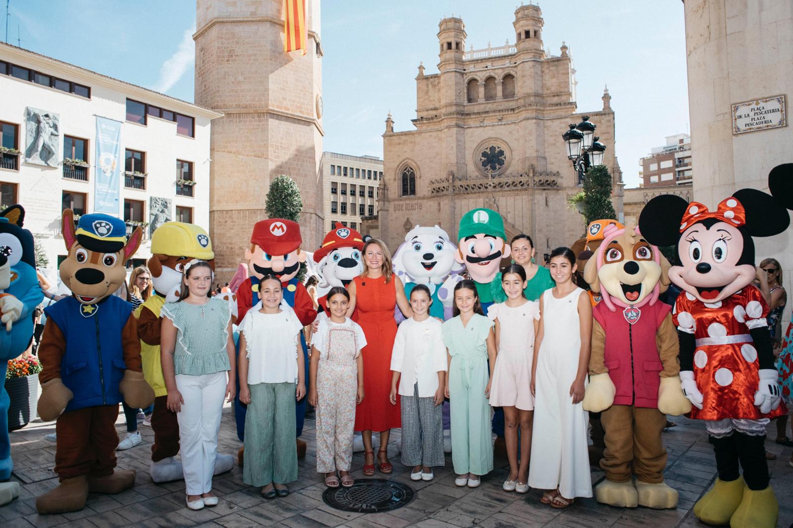 Milers de famílies omplin de vida el centre de Castelló en la primera jornada de Street Park amb el tren turístic com a gran novetat