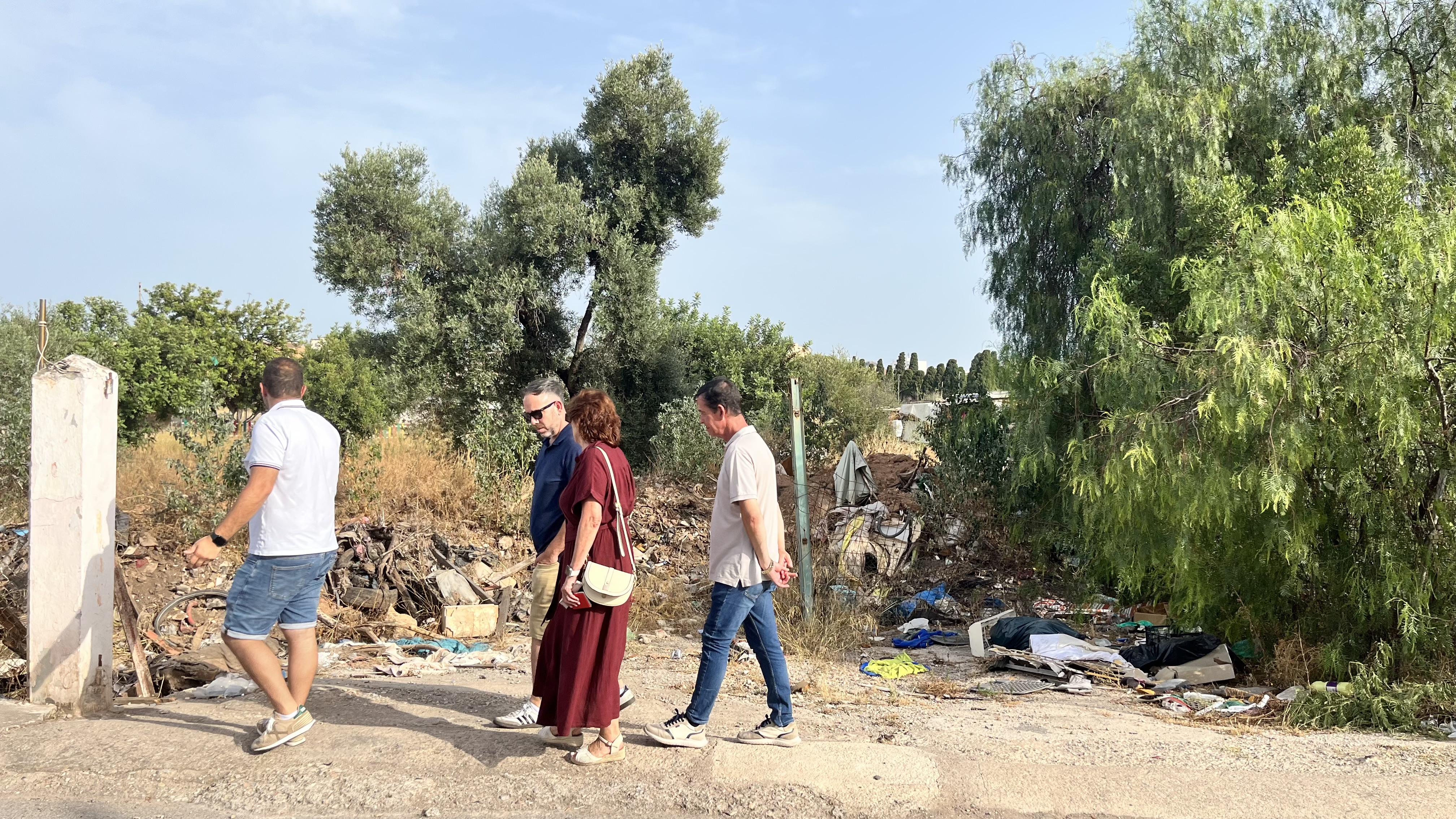 Carrasco governa només per a 'l'aparador del centre' mentre deixa abandonats als grups perifèrics