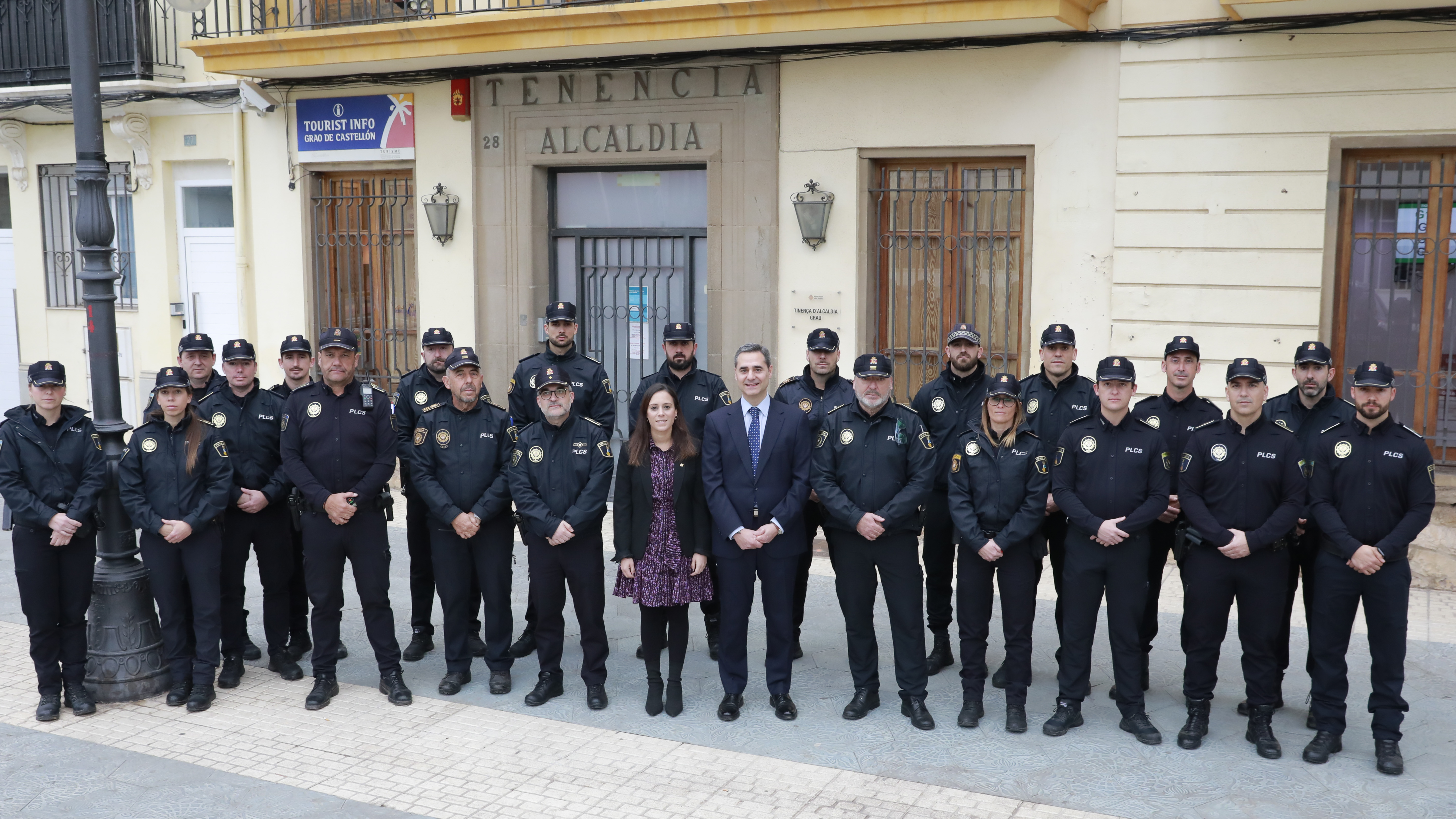 Un total de 17 nous agents s'incorporen a la Policia Local per a reforçar la seguretat especialment en el Grau