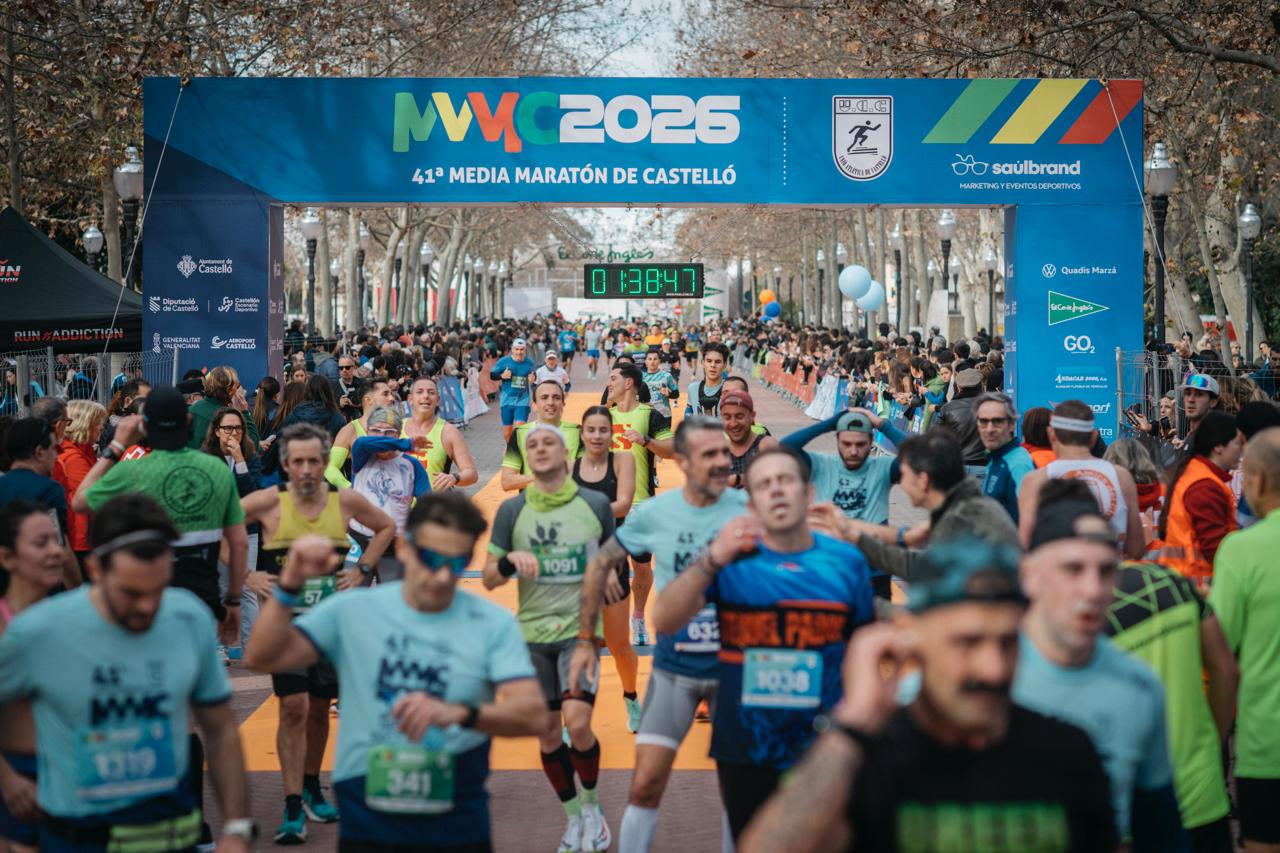 Álex García i Júlia Font vencen en la 41a edició de la Mitja Marató més multitudinària