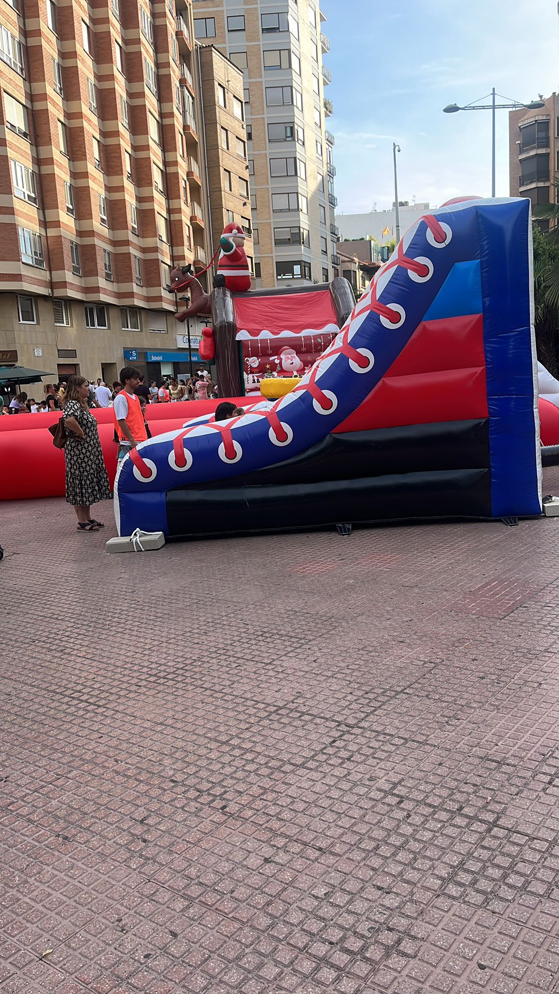 L'ajuntament va permetre l'obertura a Castelló dels inflables del Street Park amb “perill real” per als menors